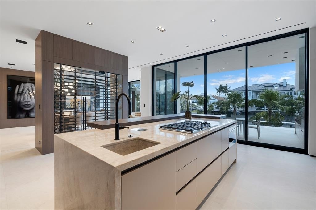 Fort Lauderdale, Florida, 33316, United States, 8 Bedrooms Bedrooms, ,6.5 BathroomsBathrooms,Residential,Forsale,1927580