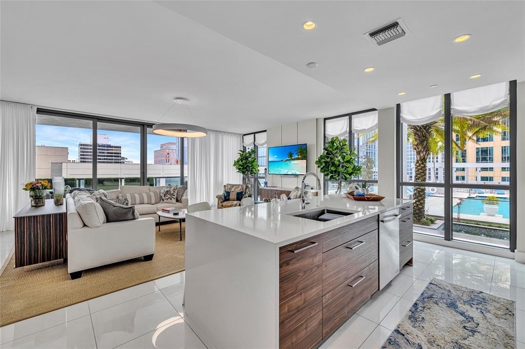 Fort Lauderdale, Florida, 33301, United States, 3 Bedrooms Bedrooms, ,2.5 BathroomsBathrooms,Residential,Forsale,1884585