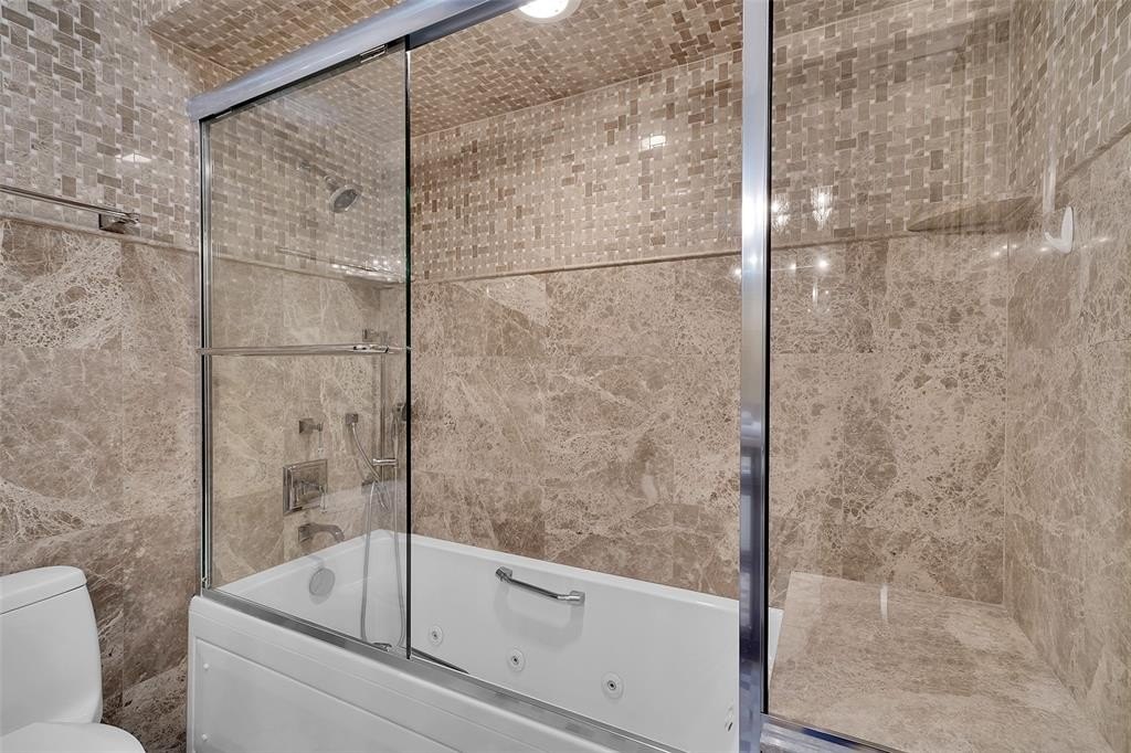 Hollywood, Florida, 33019, United States, 2 Bedrooms Bedrooms, ,2 BathroomsBathrooms,Residential,Forsale,1903988