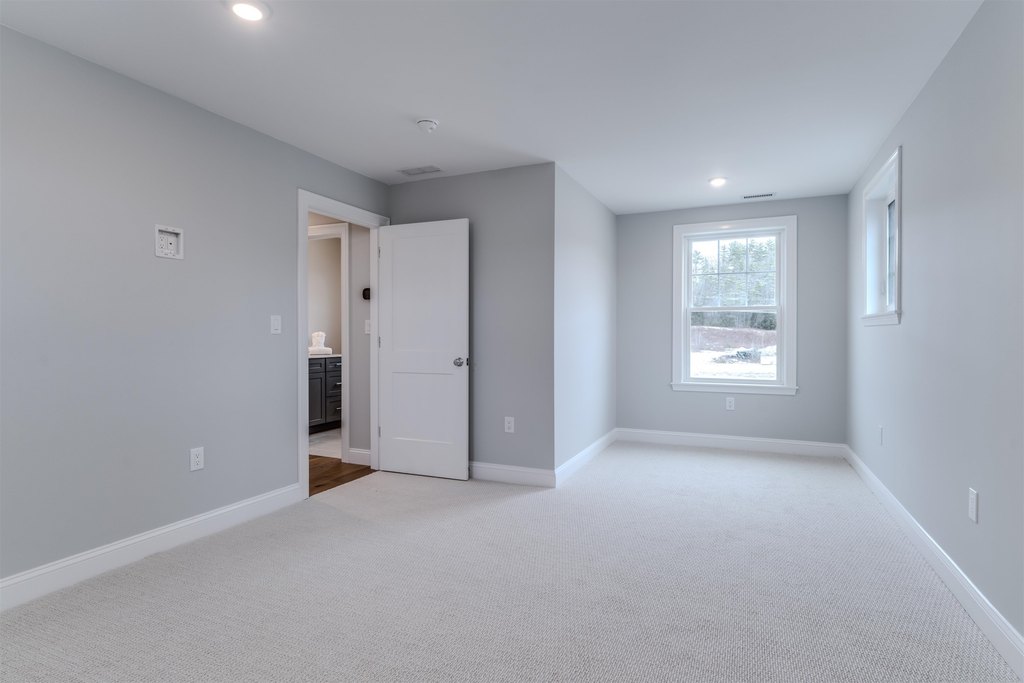 Thornton, New Hampshire, 03285, United States, 3 Bedrooms Bedrooms, ,2.5 BathroomsBathrooms,Residential,Forsale,2010608