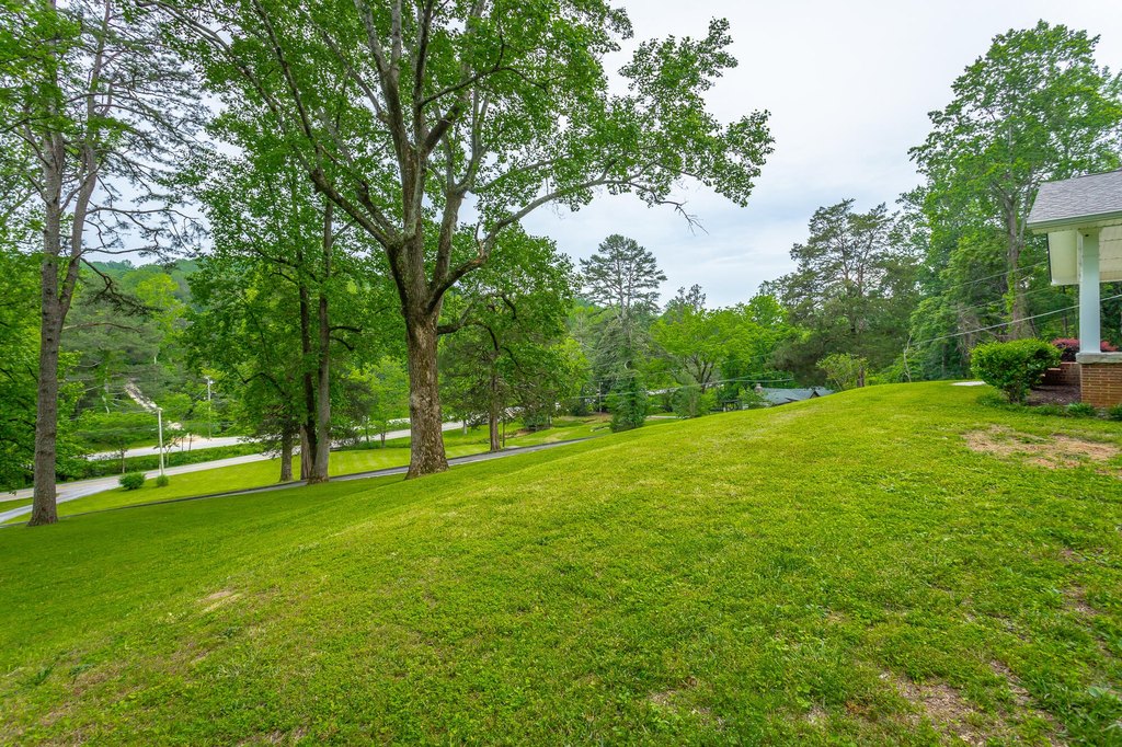 Chattanooga, Tennessee, 37415, United States, 3 Bedrooms Bedrooms, ,2 BathroomsBathrooms,Residential,Forsale,1894396