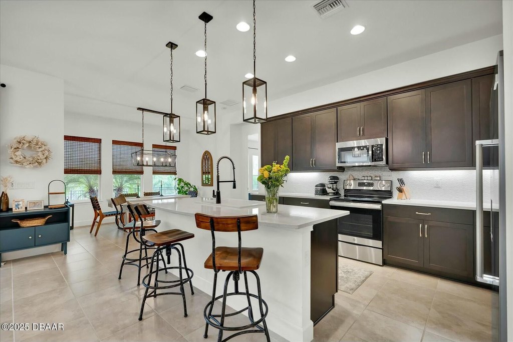 Daytona Beach, Florida, 32124, United States, 4 Bedrooms Bedrooms, ,3 BathroomsBathrooms,Residential,Forsale,1919140