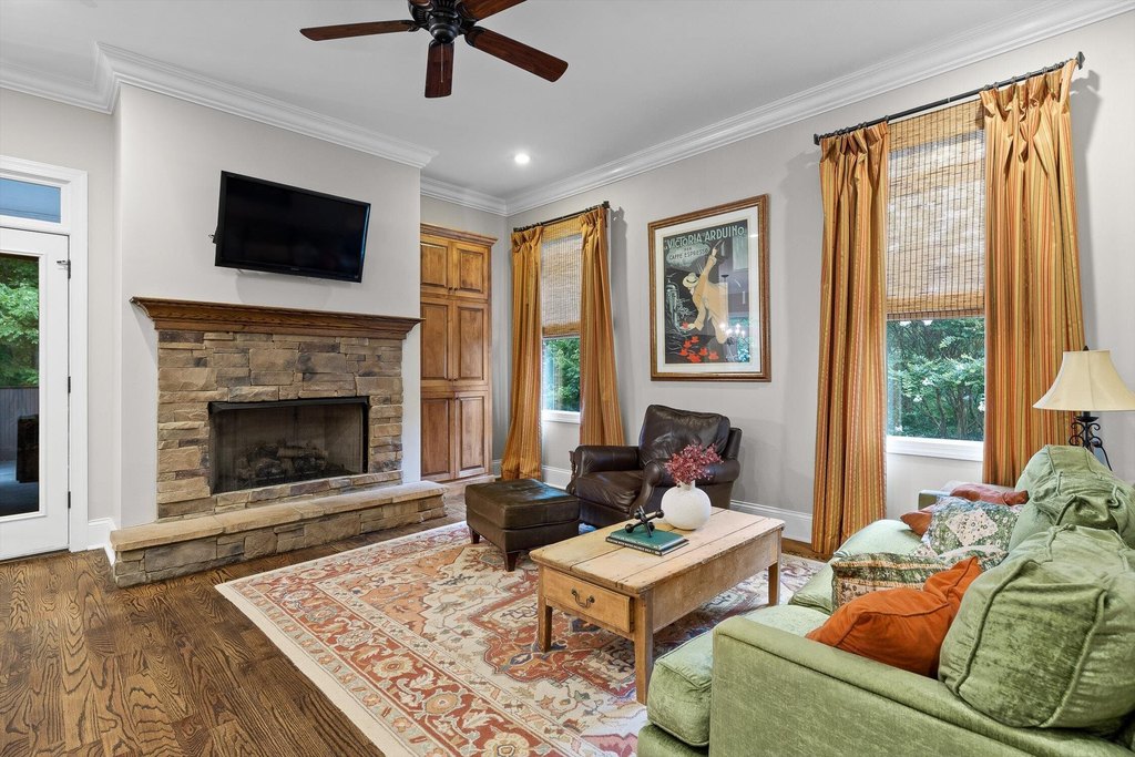 Signal Mountain, Tennessee, 37377, United States, 6 Bedrooms Bedrooms, ,4.5 BathroomsBathrooms,Residential,Forsale,1946768