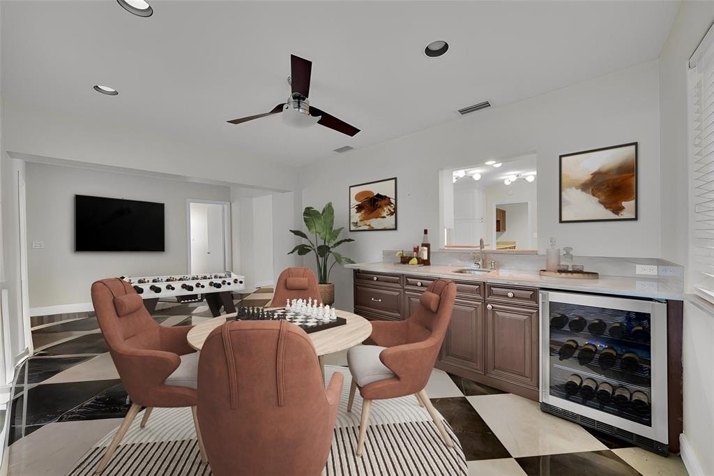 Hollywood, Florida, 33019, United States, 2 Bedrooms Bedrooms, ,2 BathroomsBathrooms,Residential,Forsale,1903988