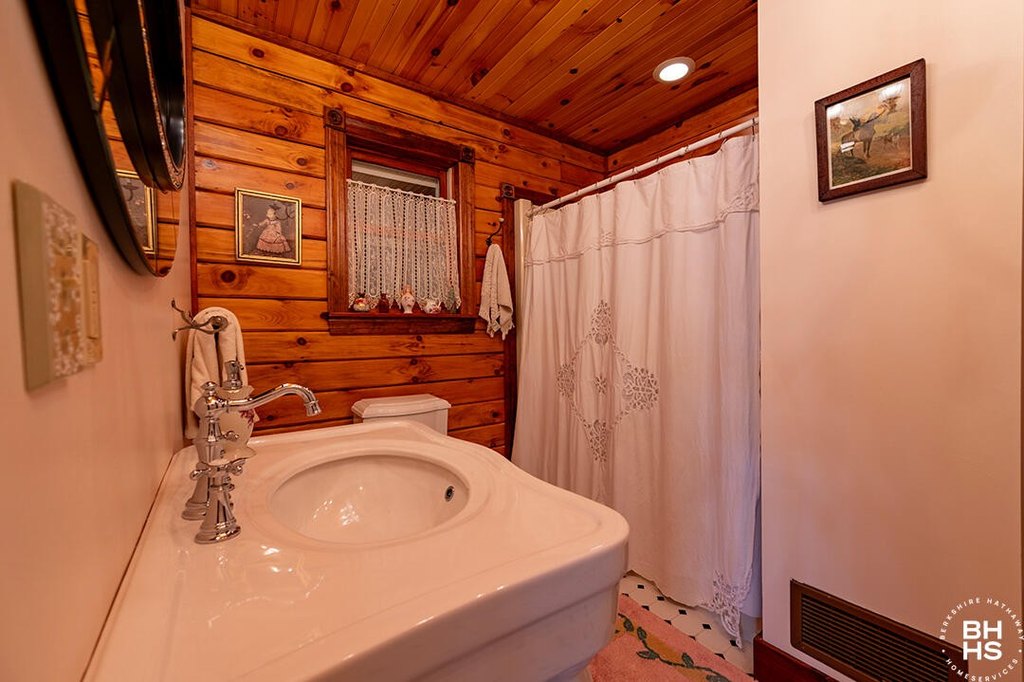 Rainbow Lake, New York, 12976, United States, 4 Bedrooms Bedrooms, ,3 BathroomsBathrooms,Residential,Forsale,1953156