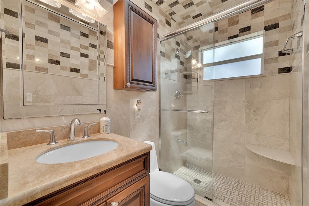 Hollywood, Florida, 33019, United States, 2 Bedrooms Bedrooms, ,2 BathroomsBathrooms,Residential,Forsale,1903988