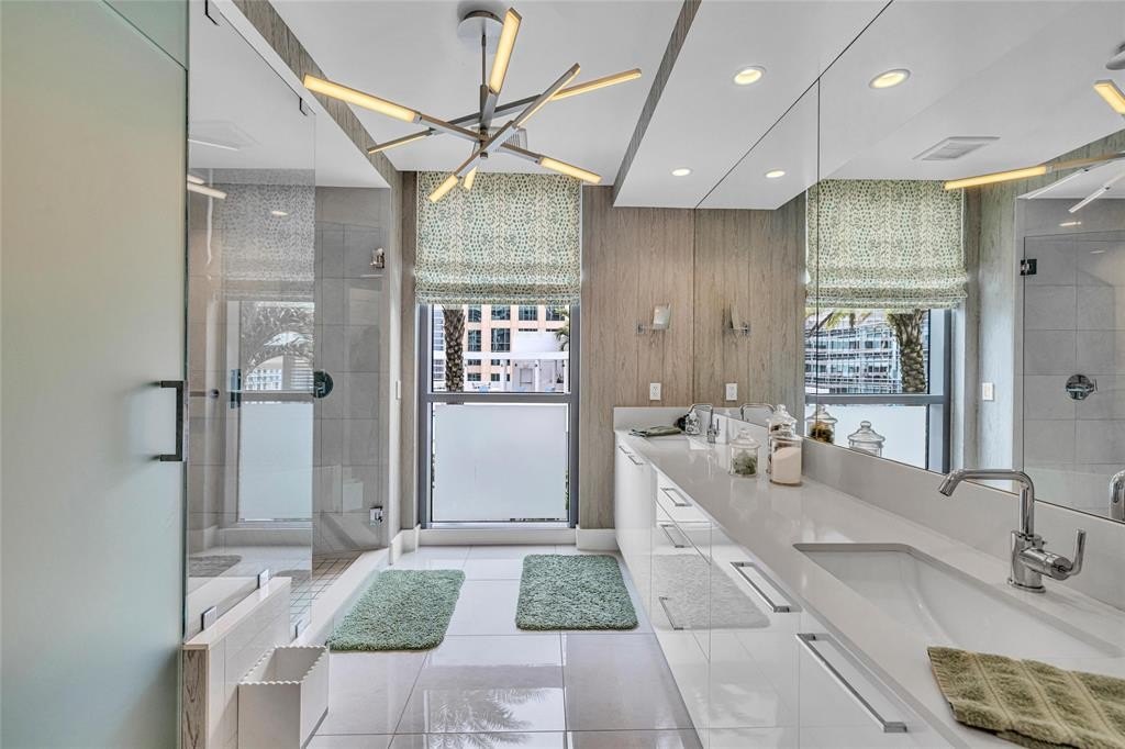 Fort Lauderdale, Florida, 33301, United States, 3 Bedrooms Bedrooms, ,2.5 BathroomsBathrooms,Residential,Forsale,1884585