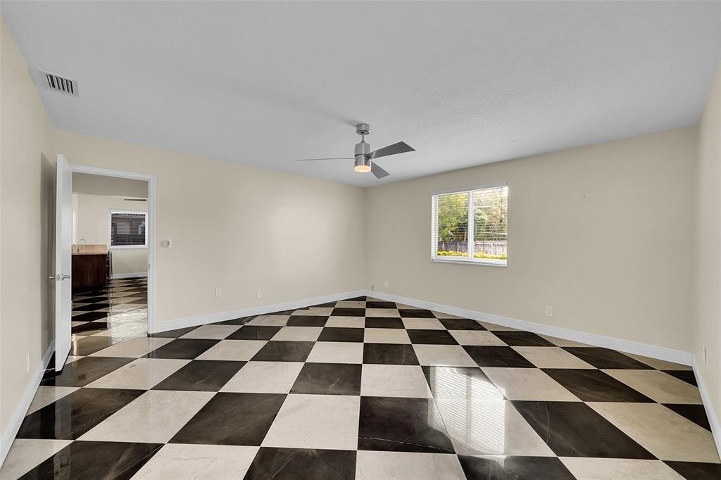 Hollywood, Florida, 33019, United States, 2 Bedrooms Bedrooms, ,2 BathroomsBathrooms,Residential,Forsale,1903988