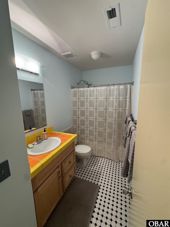 Kill Devil Hills, North Carolina, 27948, United States, 3 Bedrooms Bedrooms, ,2.5 BathroomsBathrooms,Residential,Forsale,1883826