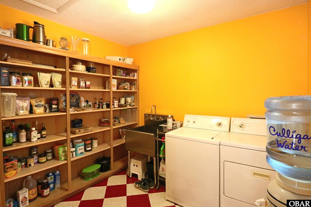 Kill Devil Hills, North Carolina, 27948, United States, 3 Bedrooms Bedrooms, ,2.5 BathroomsBathrooms,Residential,Forsale,1883826