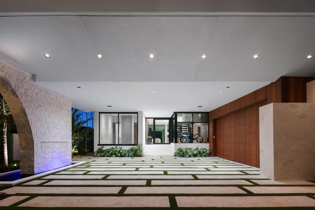 Fort Lauderdale, Florida, 33316, United States, 8 Bedrooms Bedrooms, ,6.5 BathroomsBathrooms,Residential,Forsale,1927580