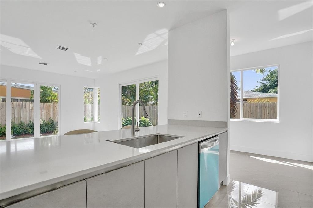 Fort Lauderdale, Florida, 33304, United States, 3 Bedrooms Bedrooms, ,2.5 BathroomsBathrooms,Residential,Forsale,1927579