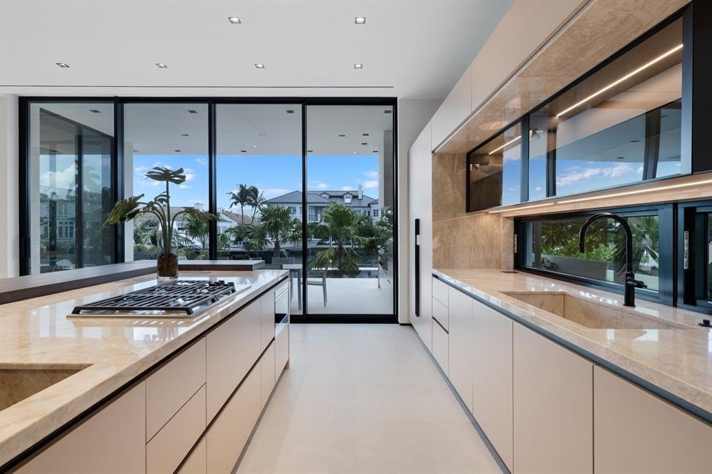 Fort Lauderdale, Florida, 33316, United States, 8 Bedrooms Bedrooms, ,6.5 BathroomsBathrooms,Residential,Forsale,1927580