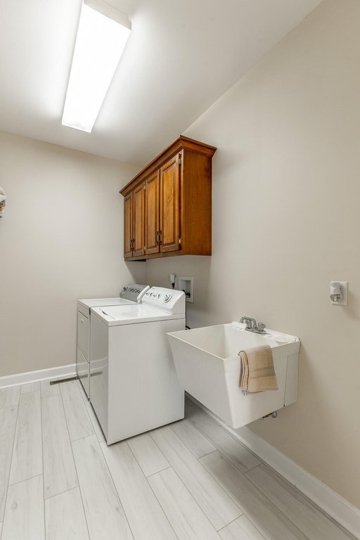 Hixson, Tennessee, 37343, United States, 4 Bedrooms Bedrooms, ,3.5 BathroomsBathrooms,Residential,Forsale,1894357