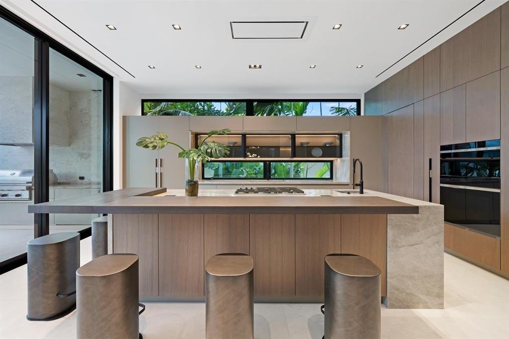 Fort Lauderdale, Florida, 33316, United States, 8 Bedrooms Bedrooms, ,6.5 BathroomsBathrooms,Residential,Forsale,1927580