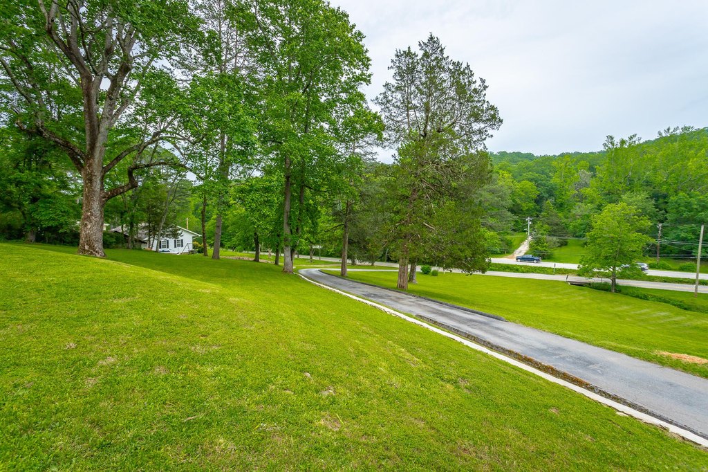 Chattanooga, Tennessee, 37415, United States, 3 Bedrooms Bedrooms, ,2 BathroomsBathrooms,Residential,Forsale,1894396