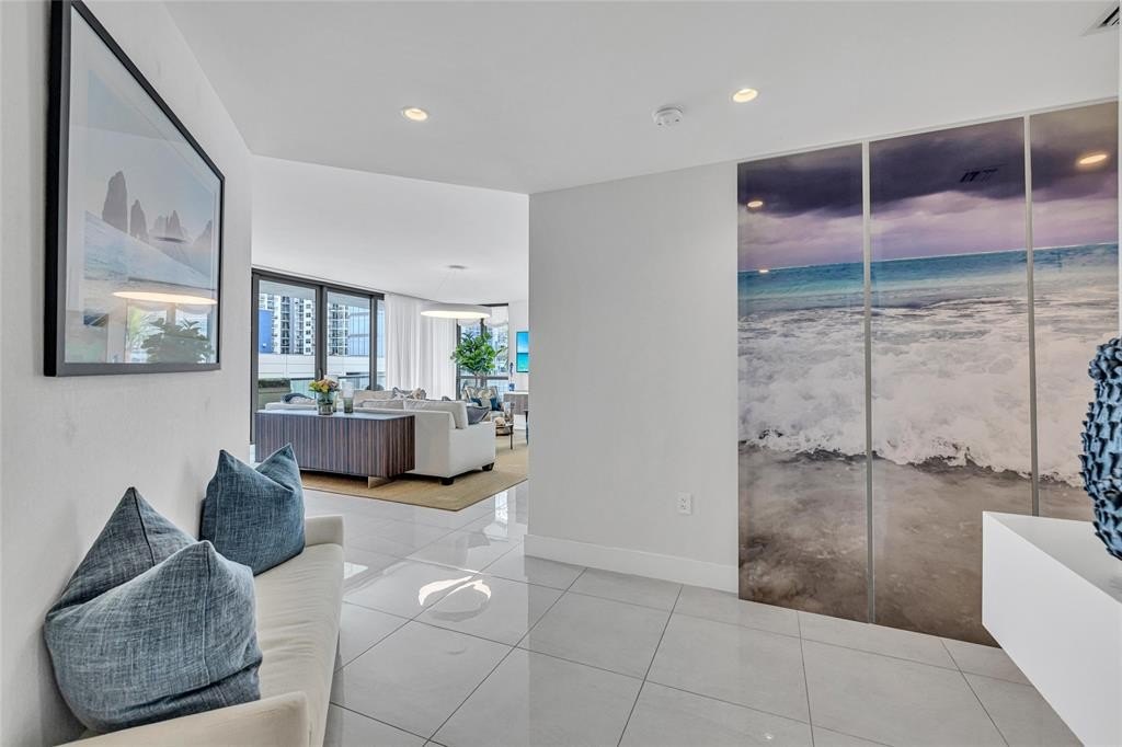 Fort Lauderdale, Florida, 33301, United States, 3 Bedrooms Bedrooms, ,2.5 BathroomsBathrooms,Residential,Forsale,1884585