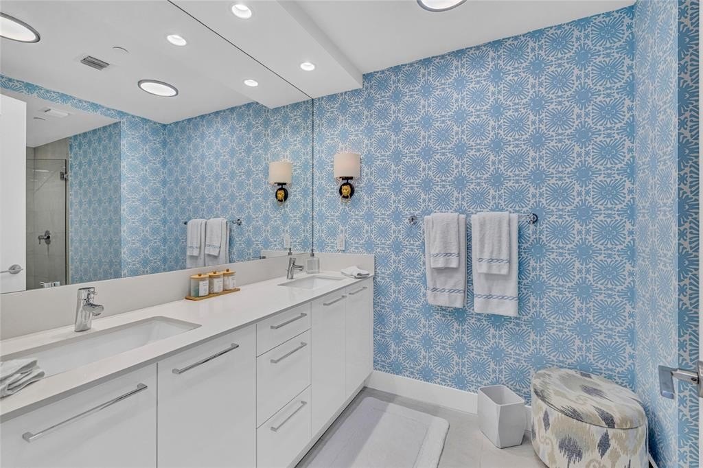 Fort Lauderdale, Florida, 33301, United States, 3 Bedrooms Bedrooms, ,2.5 BathroomsBathrooms,Residential,Forsale,1884585