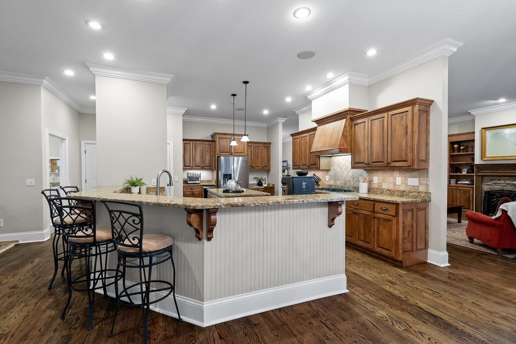 Signal Mountain, Tennessee, 37377, United States, 6 Bedrooms Bedrooms, ,4.5 BathroomsBathrooms,Residential,Forsale,1946768