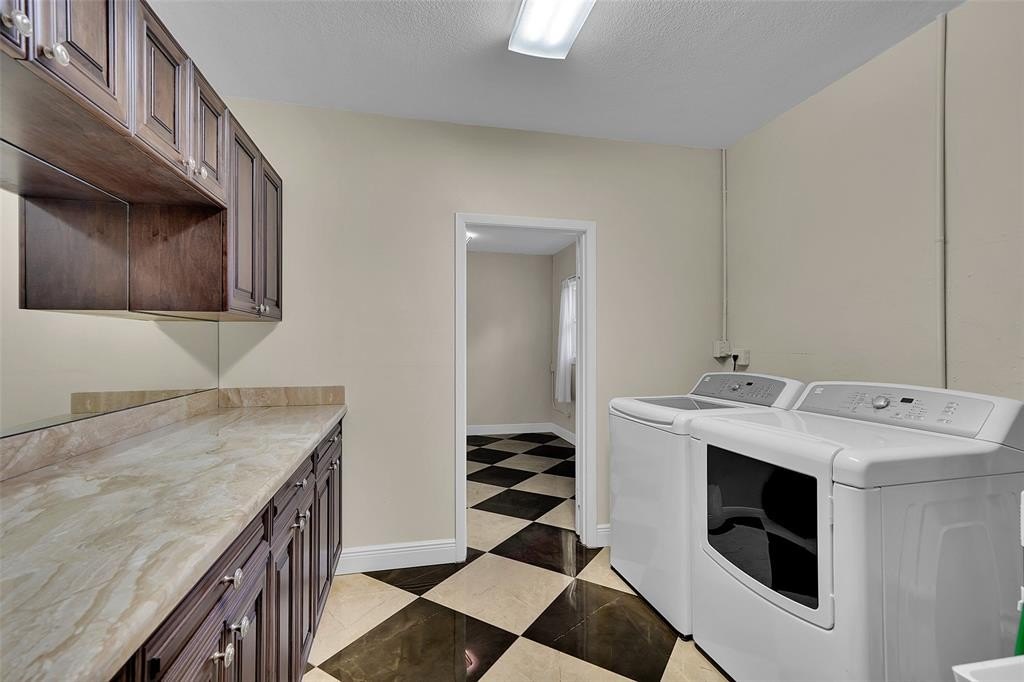 Hollywood, Florida, 33019, United States, 2 Bedrooms Bedrooms, ,2 BathroomsBathrooms,Residential,Forsale,1903988