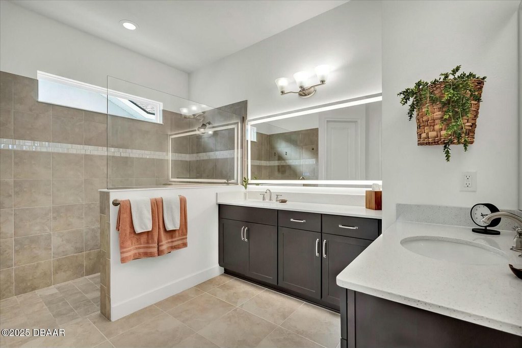 Daytona Beach, Florida, 32124, United States, 4 Bedrooms Bedrooms, ,3 BathroomsBathrooms,Residential,Forsale,1919140