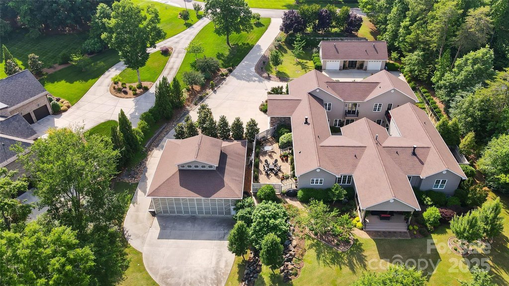 York, South Carolina, 29745, United States, 5 Bedrooms Bedrooms, ,6.5 BathroomsBathrooms,Residential,Forsale,1884405