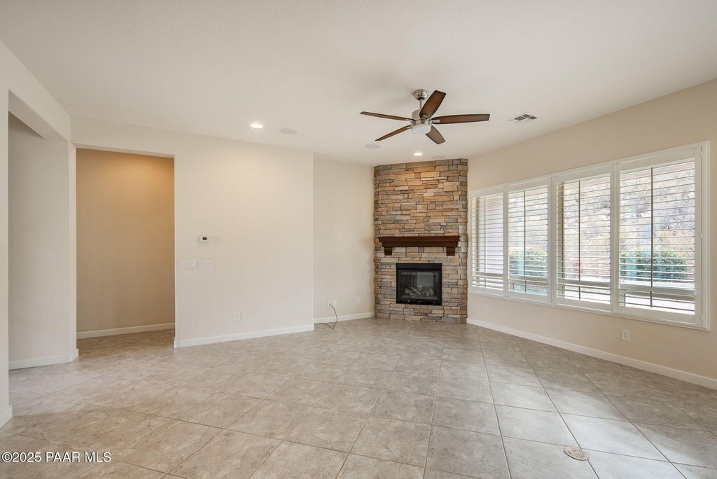 Prescott, Arizona, 86301, United States, 2 Bedrooms Bedrooms, ,2 BathroomsBathrooms,Residential,Forsale,1926741