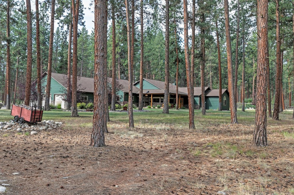 Hamilton, Montana, 59840, United States, 3 Bedrooms Bedrooms, ,2.5 BathroomsBathrooms,Residential,Forsale,1944297