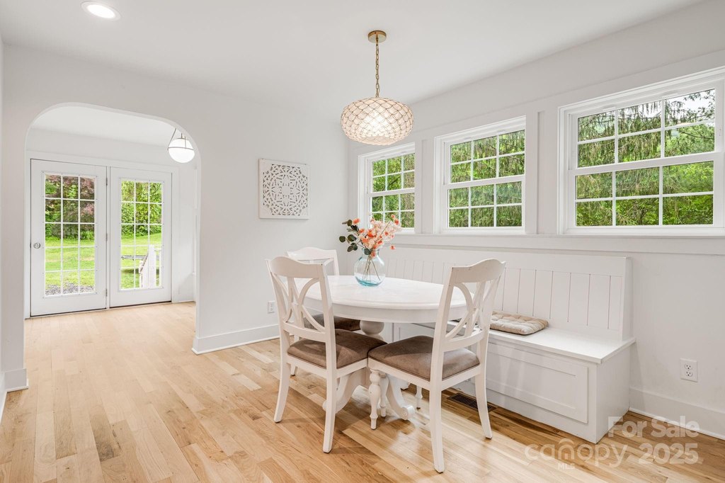 Asheville, North Carolina, 28803, United States, 4 Bedrooms Bedrooms, ,3.5 BathroomsBathrooms,Residential,Forsale,1985898