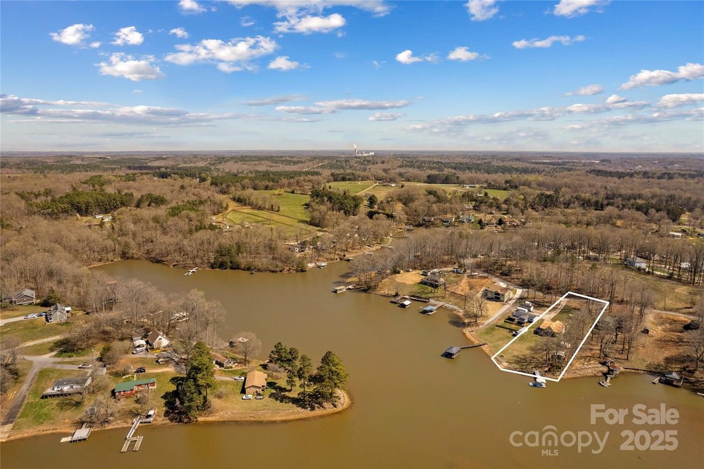 Sherrills Ford, North Carolina, 28673, United States, 2 Bedrooms Bedrooms, ,2 BathroomsBathrooms,Residential,Forsale,1953171