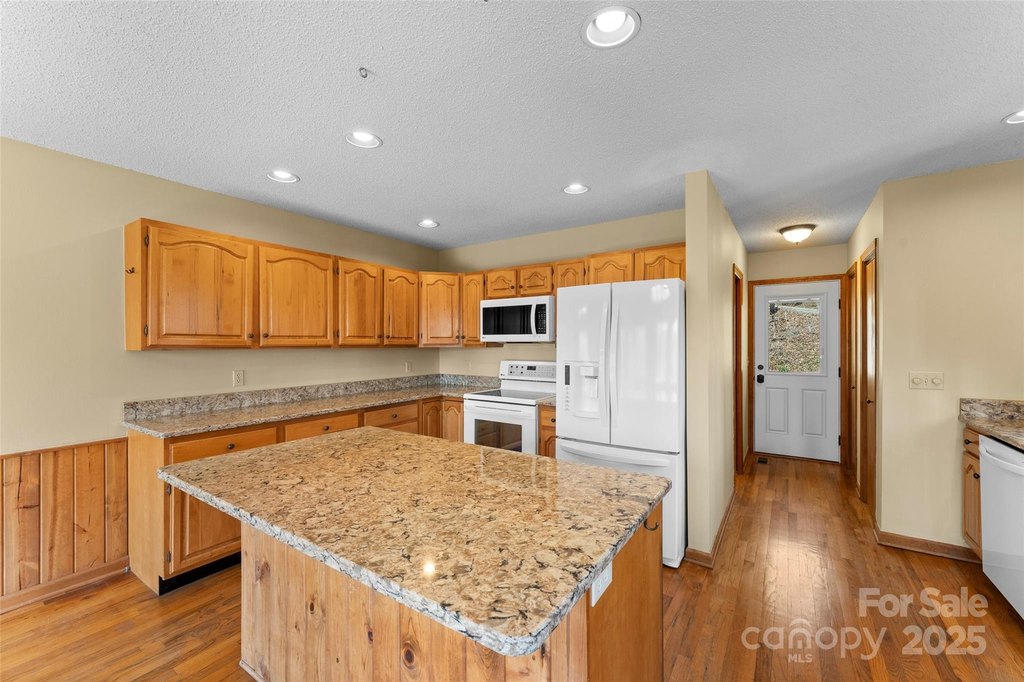 Maggie Valley, North Carolina, 28751, United States, 3 Bedrooms Bedrooms, ,3 BathroomsBathrooms,Residential,Forsale,1960259