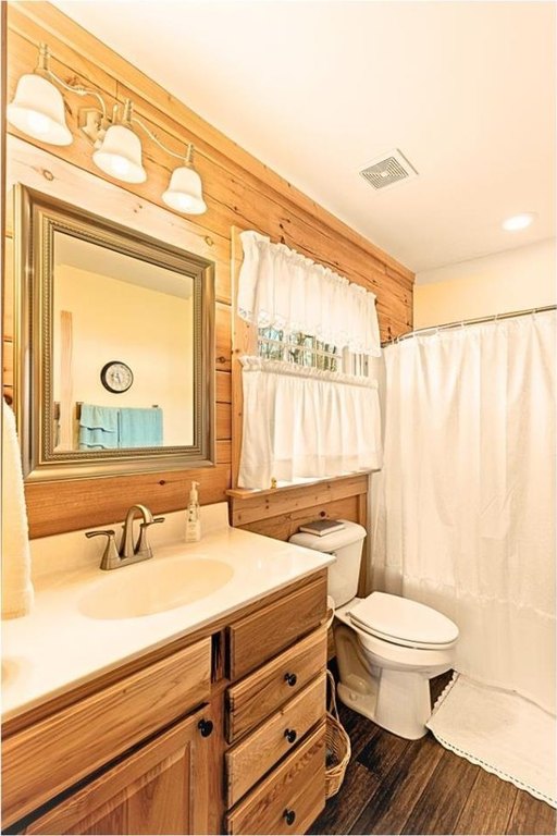 Sherrills Ford, North Carolina, 28673, United States, 2 Bedrooms Bedrooms, ,2 BathroomsBathrooms,Residential,Forsale,1953171