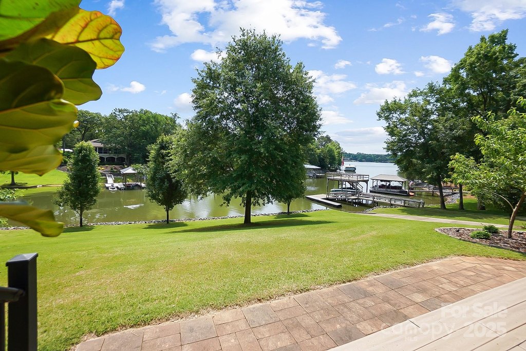 York, South Carolina, 29745, United States, 5 Bedrooms Bedrooms, ,6.5 BathroomsBathrooms,Residential,Forsale,1884405