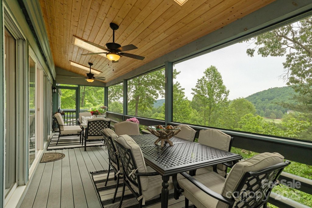Flat Rock, North Carolina, 28739, United States, 3 Bedrooms Bedrooms, ,3 BathroomsBathrooms,Residential,Forsale,1886043