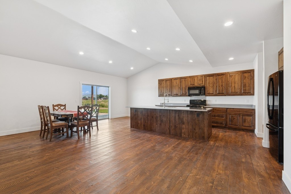 Kalispell, Montana, 59901, United States, 4 Bedrooms Bedrooms, ,3 BathroomsBathrooms,Residential,Forsale,1914986
