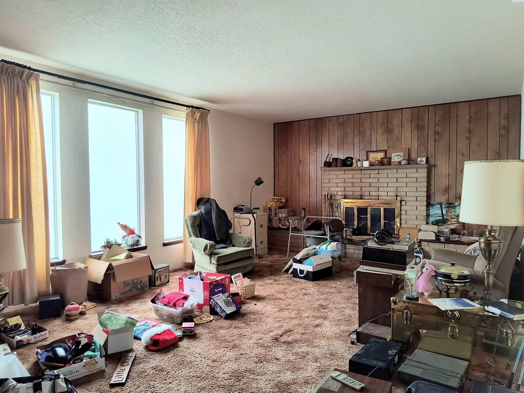 Kennewick, Washington, 99337, United States, 4 Bedrooms Bedrooms, ,2 BathroomsBathrooms,Residential,Forsale,1946098