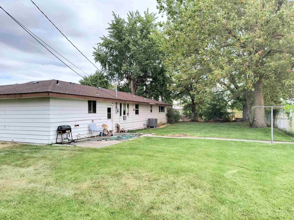 Kennewick, Washington, 99337, United States, 4 Bedrooms Bedrooms, ,2 BathroomsBathrooms,Residential,Forsale,1946098