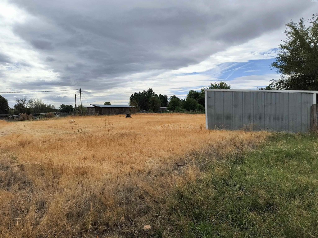 Kennewick, Washington, 99337, United States, 4 Bedrooms Bedrooms, ,2 BathroomsBathrooms,Residential,Forsale,1946098