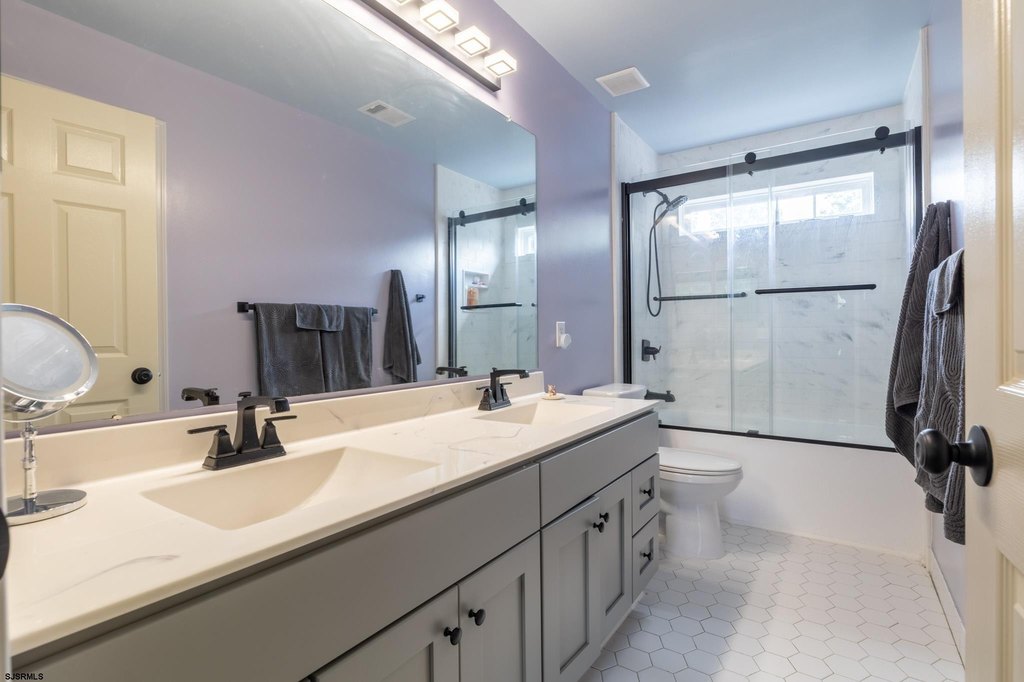 Northfield, New Jersey, 08225, United States, 5 Bedrooms Bedrooms, ,2.5 BathroomsBathrooms,Residential,Forsale,1967256