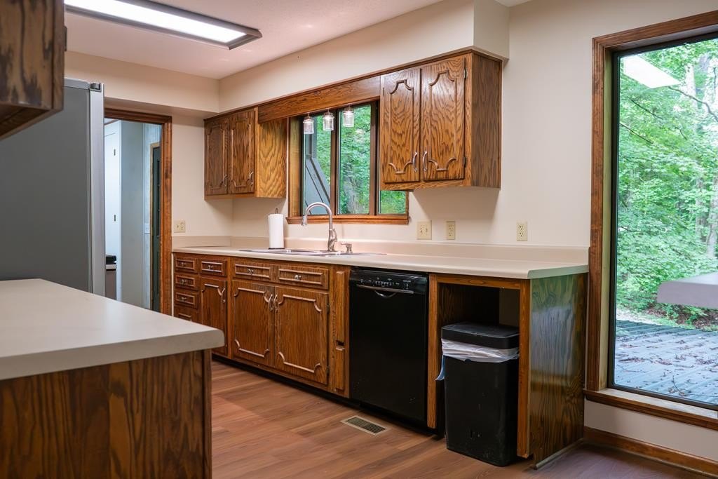 COOKEVILLE, Tennessee, 38506, United States, 3 Bedrooms Bedrooms, ,3 BathroomsBathrooms,Residential,Forsale,1929817