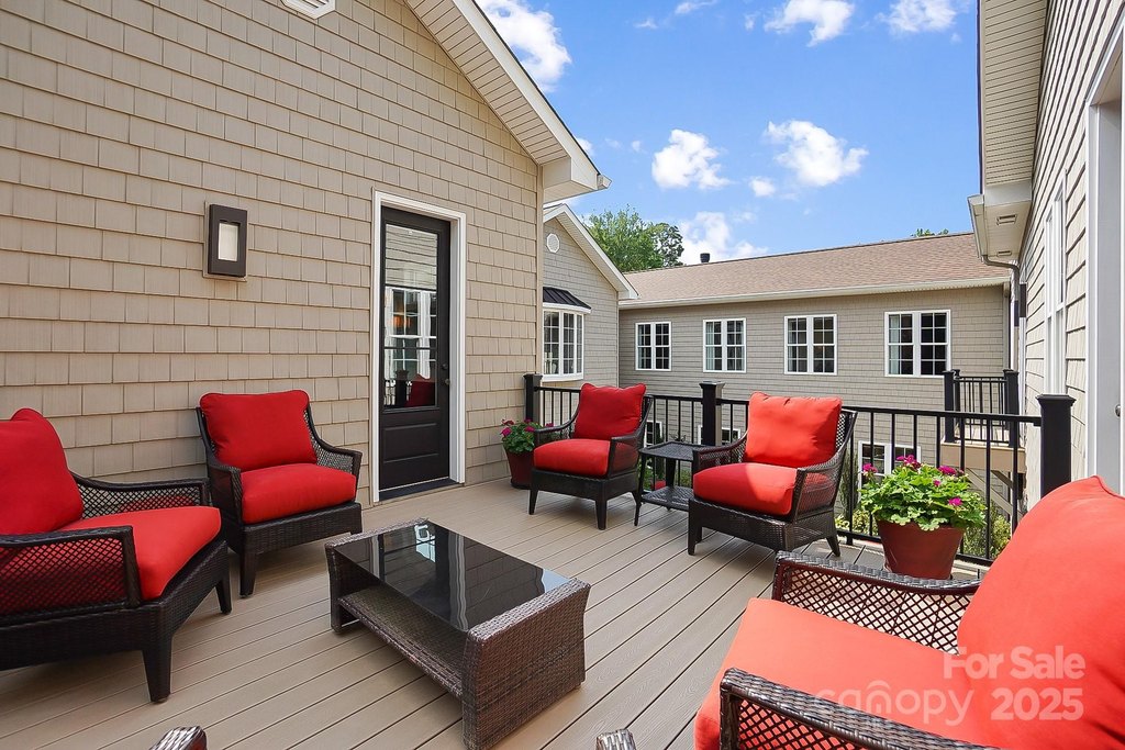 York, South Carolina, 29745, United States, 5 Bedrooms Bedrooms, ,6.5 BathroomsBathrooms,Residential,Forsale,1884405