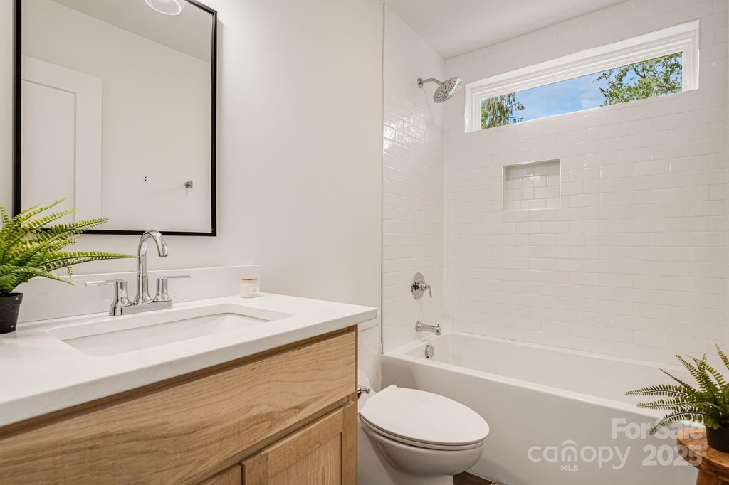 Asheville, North Carolina, 28803, United States, 4 Bedrooms Bedrooms, ,3.5 BathroomsBathrooms,Residential,Forsale,1985898