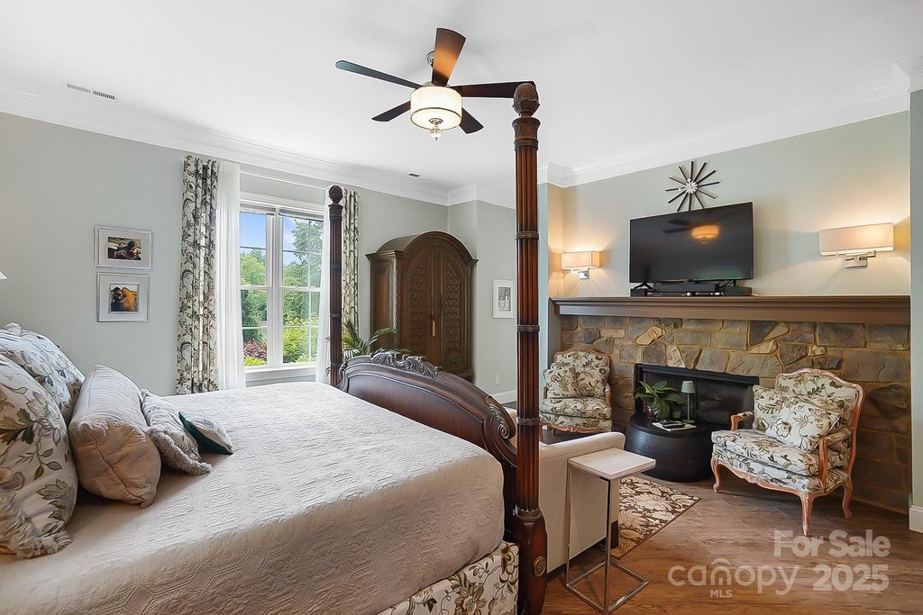 York, South Carolina, 29745, United States, 5 Bedrooms Bedrooms, ,6.5 BathroomsBathrooms,Residential,Forsale,1884405