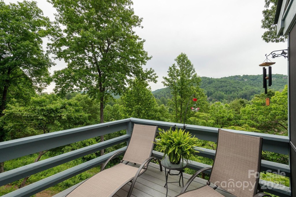 Flat Rock, North Carolina, 28739, United States, 3 Bedrooms Bedrooms, ,3 BathroomsBathrooms,Residential,Forsale,1886043