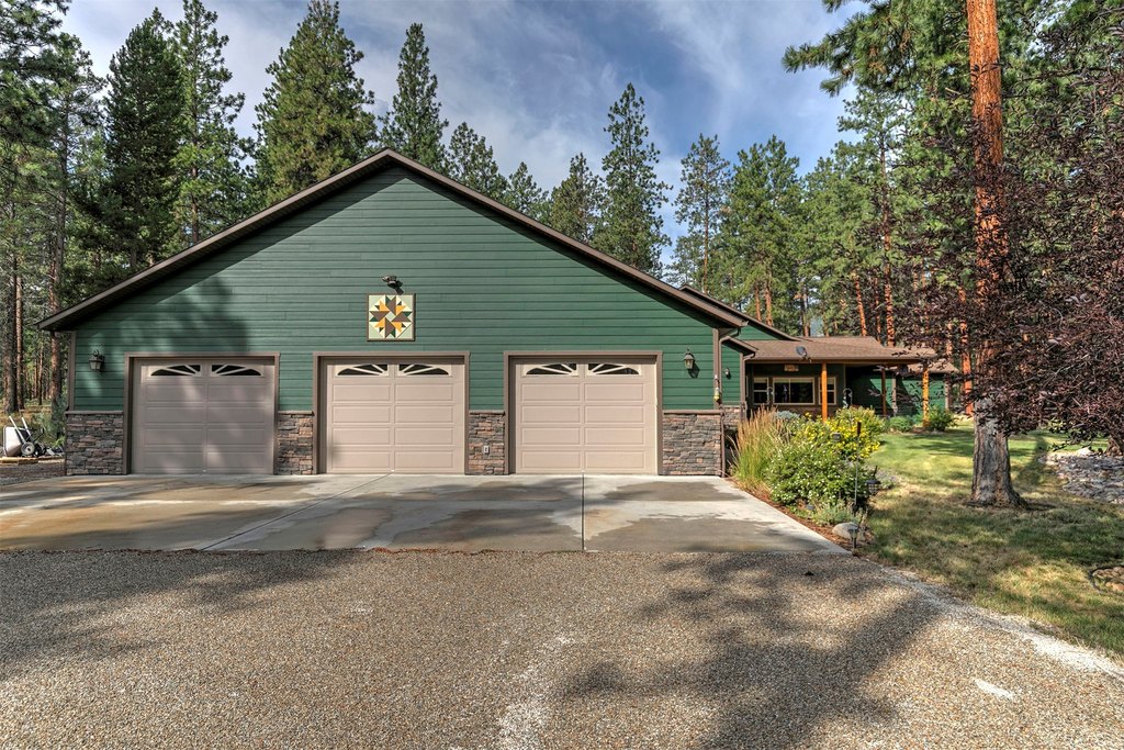 Hamilton, Montana, 59840, United States, 3 Bedrooms Bedrooms, ,2.5 BathroomsBathrooms,Residential,Forsale,1944297