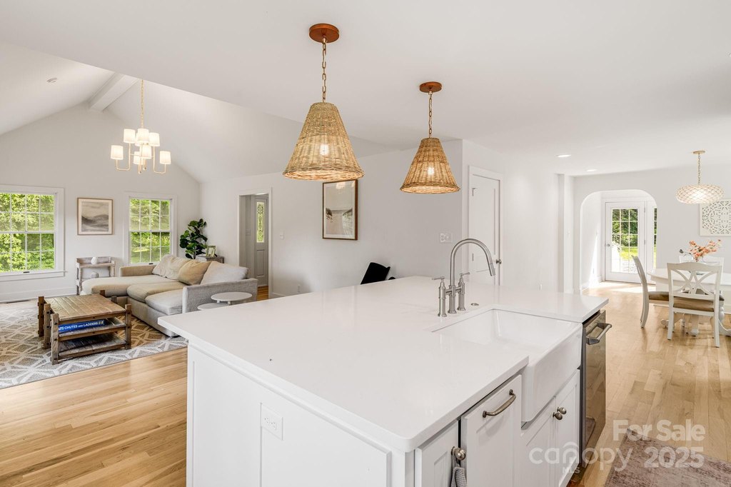 Asheville, North Carolina, 28803, United States, 4 Bedrooms Bedrooms, ,3.5 BathroomsBathrooms,Residential,Forsale,1985898