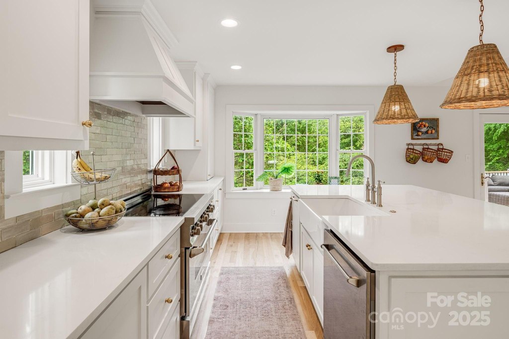 Asheville, North Carolina, 28803, United States, 4 Bedrooms Bedrooms, ,3.5 BathroomsBathrooms,Residential,Forsale,1985898