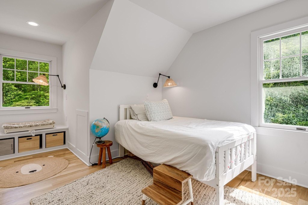 Asheville, North Carolina, 28803, United States, 4 Bedrooms Bedrooms, ,3.5 BathroomsBathrooms,Residential,Forsale,1985898