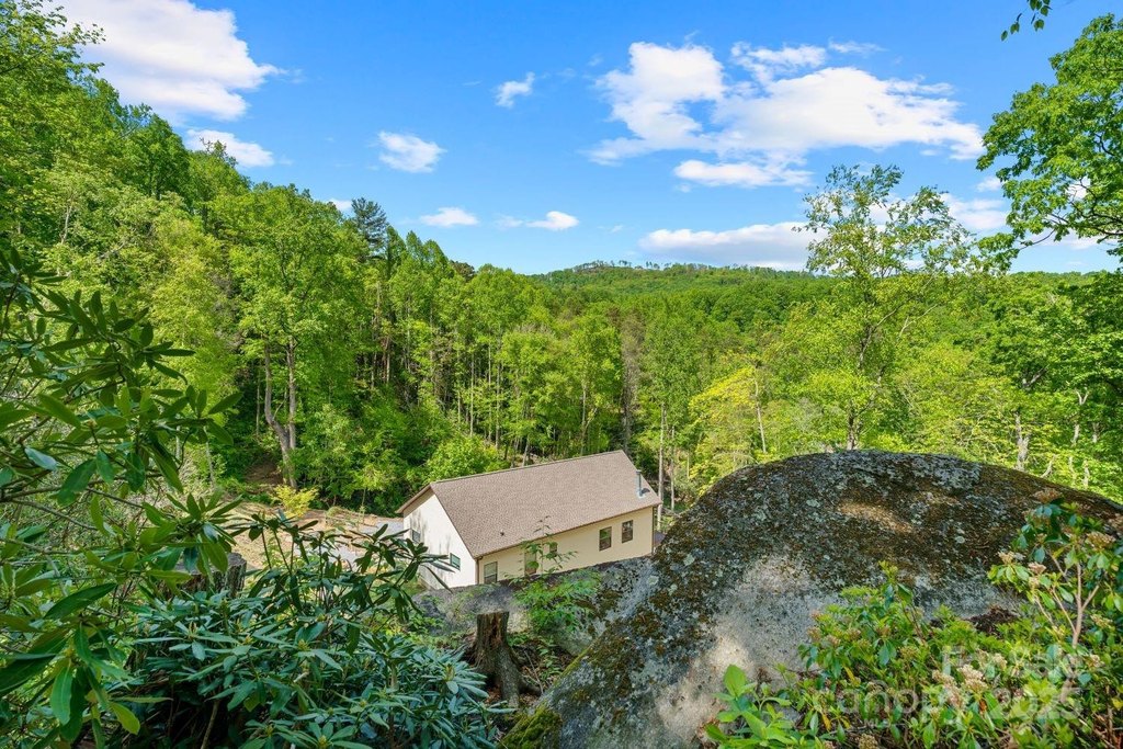 Hendersonville, North Carolina, 28792, United States, 3 Bedrooms Bedrooms, ,3 BathroomsBathrooms,Residential,Forsale,1962019