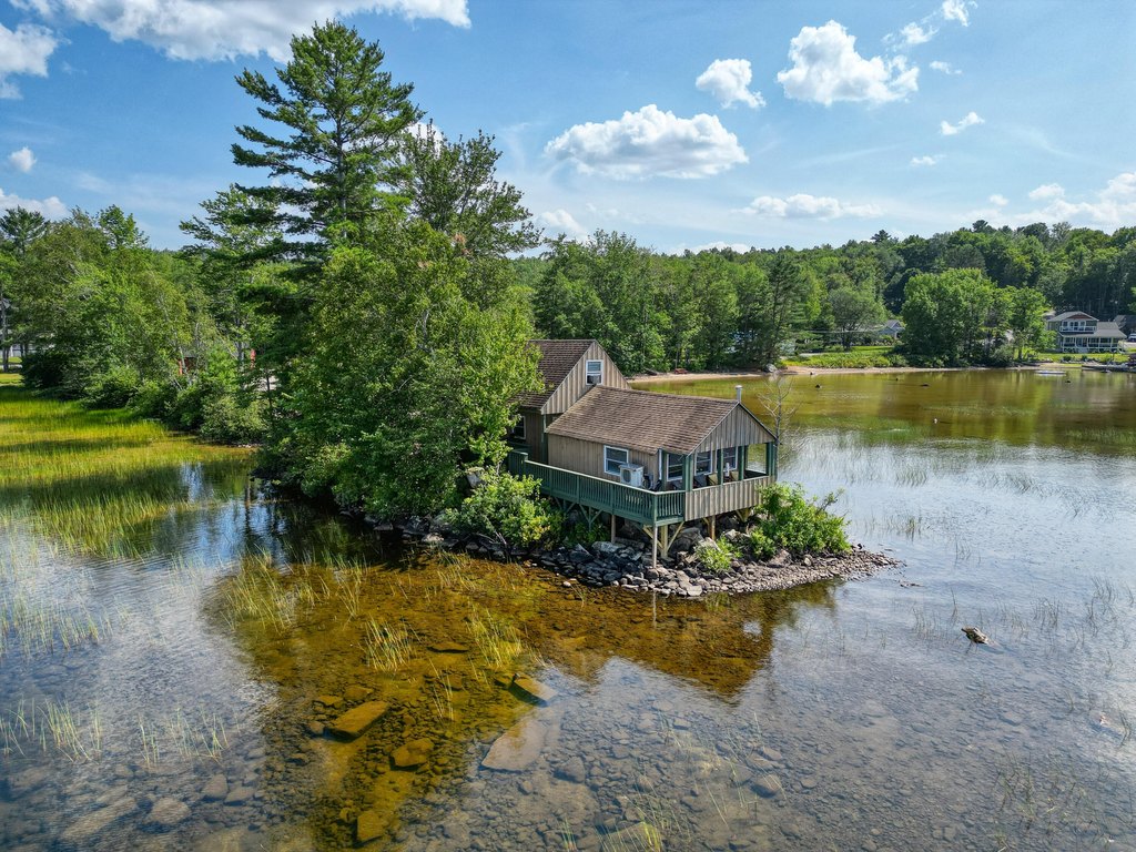 Roxbury, Maine, 04275, United States, 9 Bedrooms Bedrooms, ,5 BathroomsBathrooms,Residential,Forsale,1933988